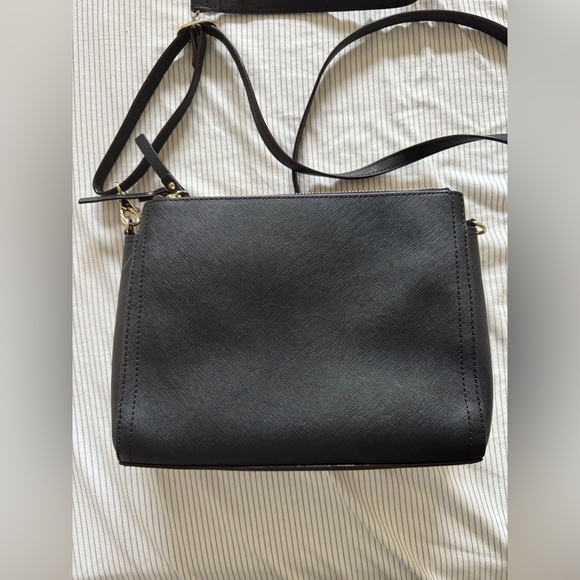 Lo & Sons The Pearl Crossbody Bag in Black Saffiano/Gray/Gold - Picture 3 of 9